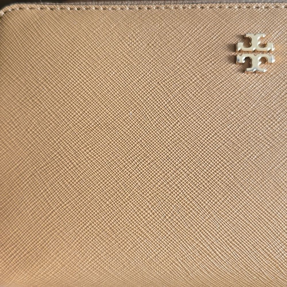 Tory Burch Emerson Wallet Continental - Picture 2 of 11